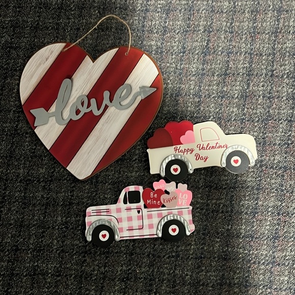 Other - Valentine’s Day trucks and heart decor